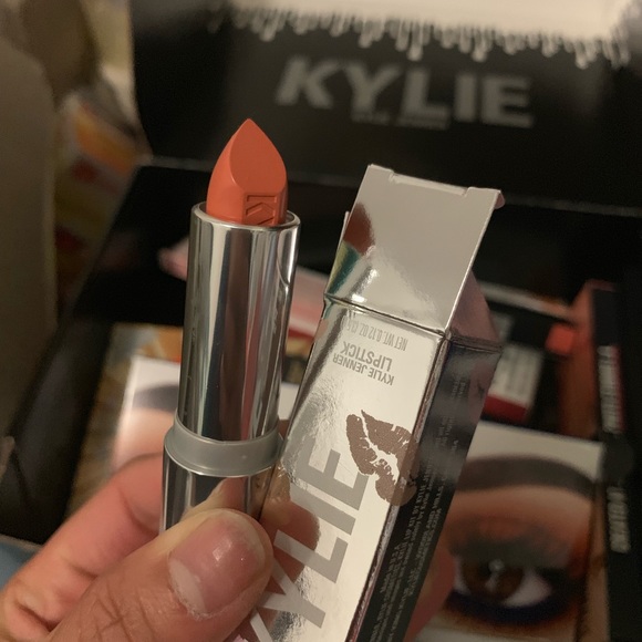 Kylie lipstick bundle - Picture 2 of 2